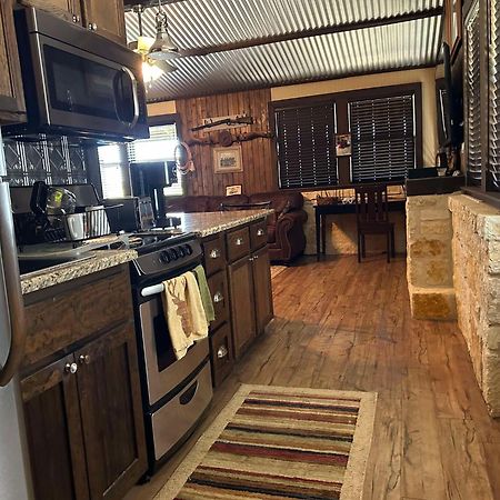 Vineyard Trail Cottages- Adults Only Fredericksburg Buitenkant foto