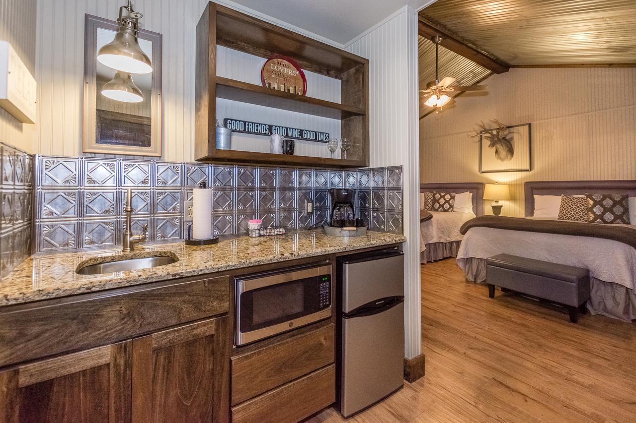Vineyard Trail Cottages- Adults Only Fredericksburg Kamer foto