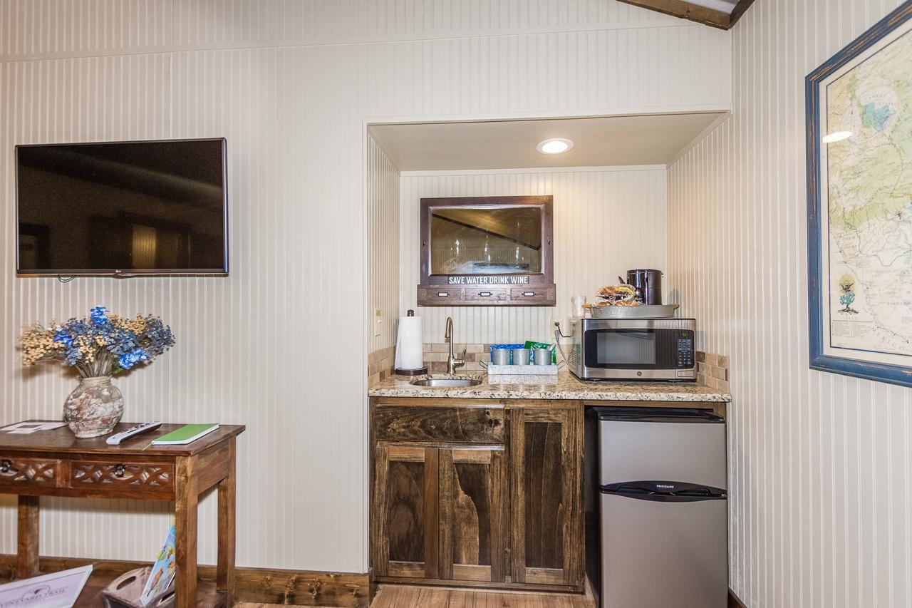 Vineyard Trail Cottages- Adults Only Fredericksburg Kamer foto